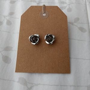 ❤️ Rose Sculpture Studs